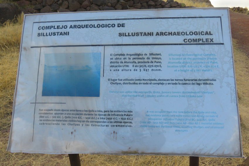 Cartel informativo de las Chullpas de Sillustani