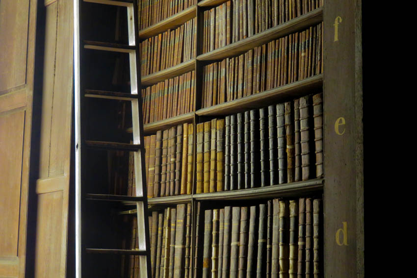 Detalles en Long Room, Old Library. Biblioteca del Trinity College 1