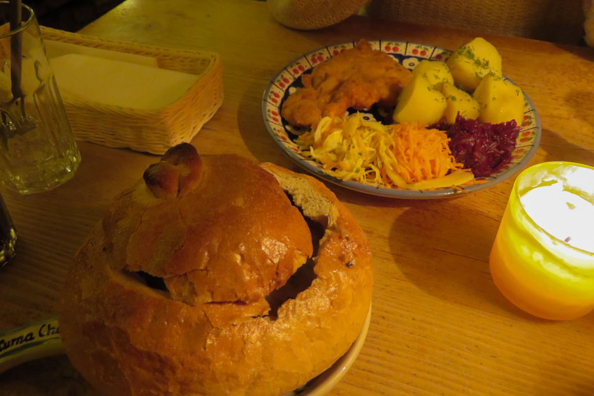 Kurna Chata, cenar comida típica polaca