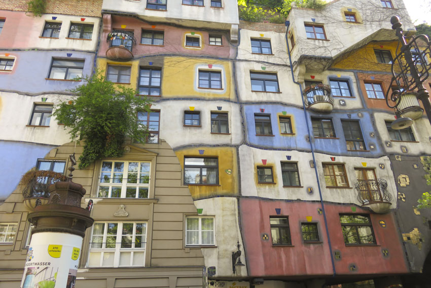 Hundertwasserhaus. Casa de colores de Viena Hundertwasserhaus. Casa de colores
