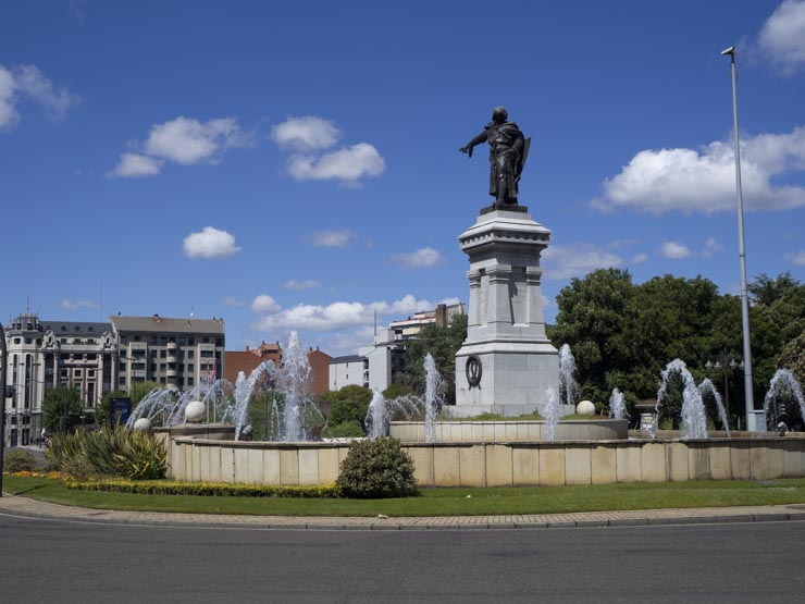 Plaza de Guzmán el Bueno (León)