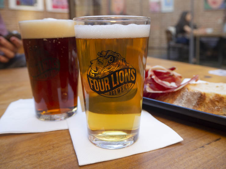 Four Lions Brewery, tomando cerveza artesana en León