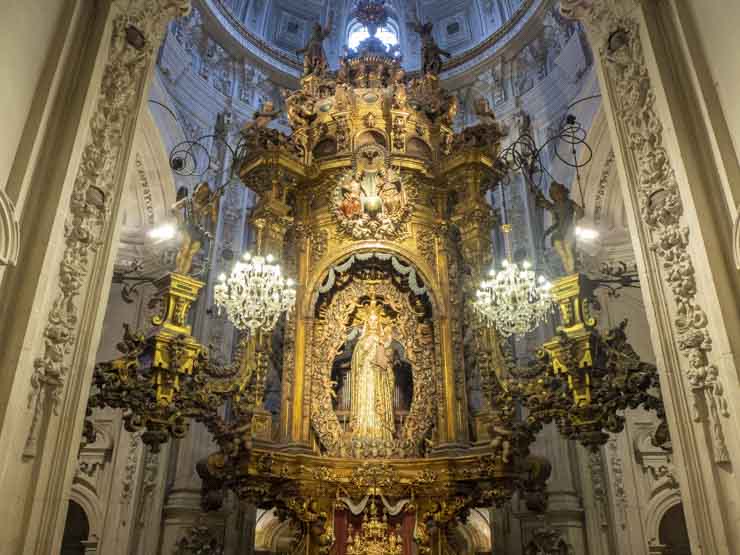 Capilla barroca de la Virgen de los Ojos Grandes, Lugo