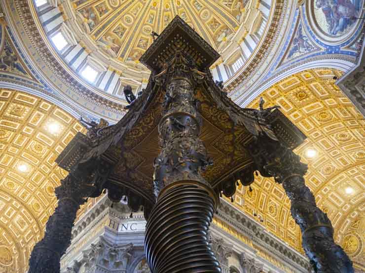 Baldaquino de Bernini, un imprescindible que ver en el Vaticano