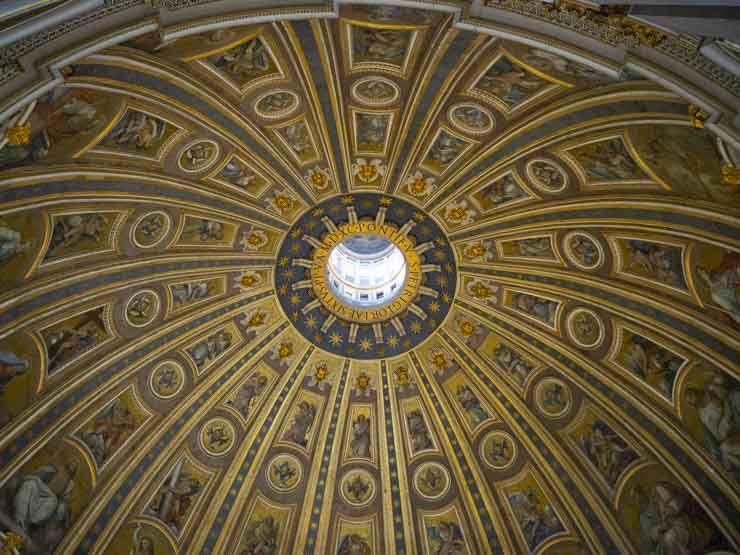 Detalle interior del techo de la cúpula