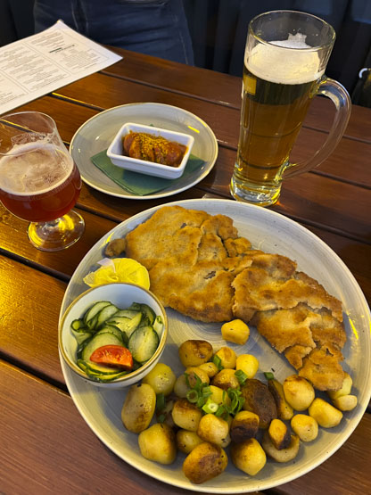 Comer en Berlín el típico Schitnzel: Schnitzelei