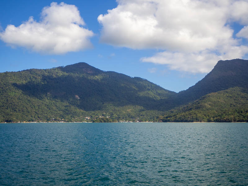Llegando a Ilha Grande en barco