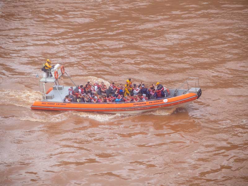 La Gran Aventura, la travesía en barco por las Cataratas de Iguazú