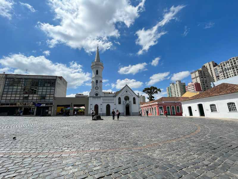 Largo da Ordem, el centro histórico colonial de Curitiba