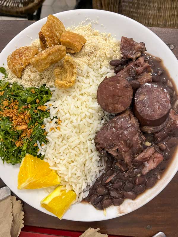 Feijoada, gastronomía en Brasil