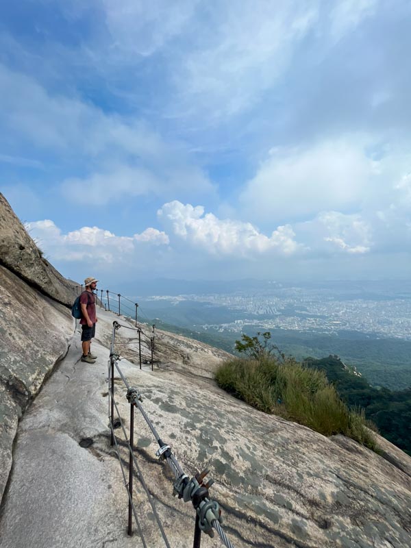Trekking a la cima del pico Baegundae (Bukhansan NP)