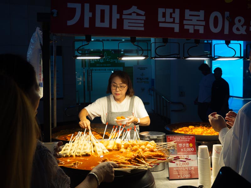 Comer en Myeong-dong