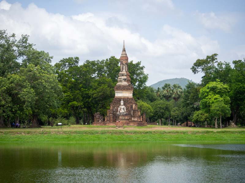 Templos imprescindibles de Sukhothai en un día