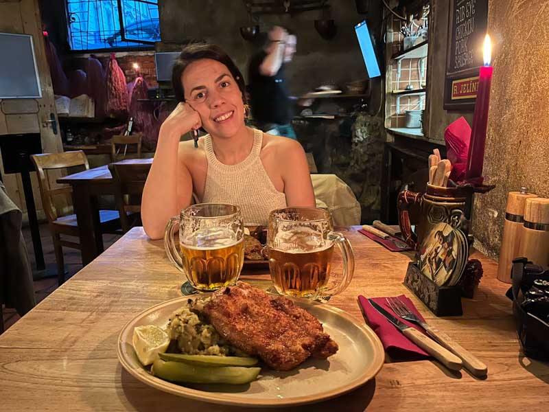 Comer en el barrio judío de Praga