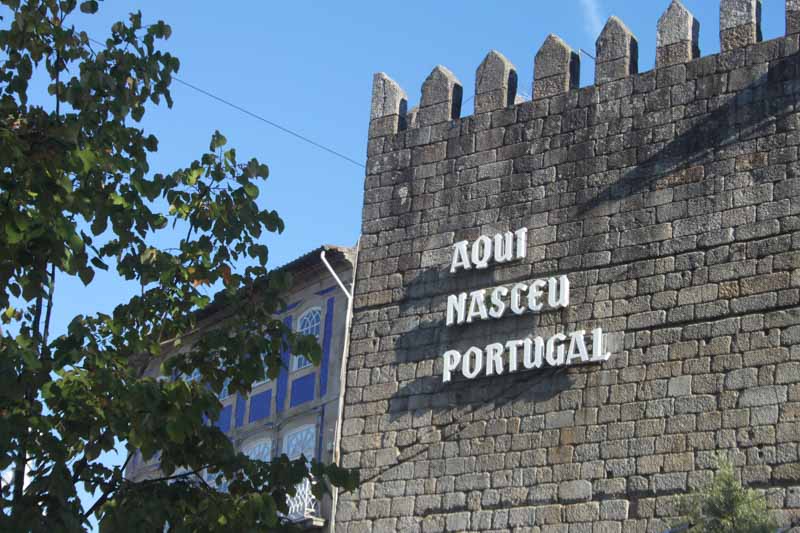 Guimaraes: Aqui Nasceu Portugal