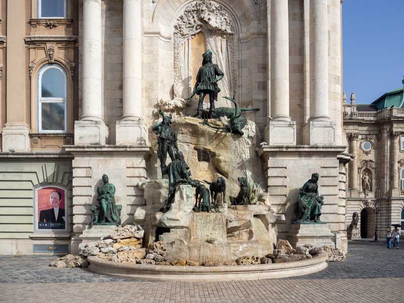 Budapest en 4 días: Fuente de Rey Matías