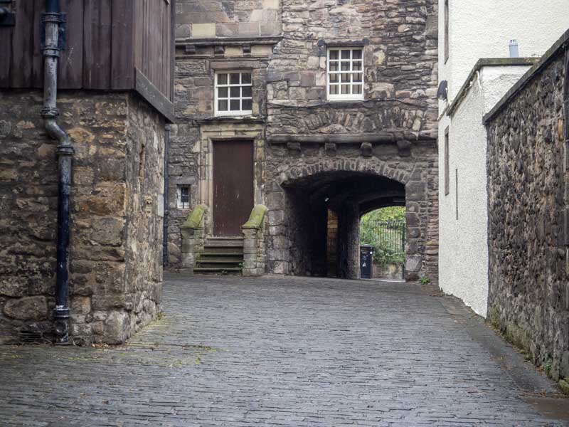 Bakehouse Close, localización de la serie de Outlander