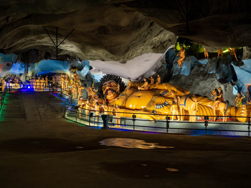 Interior de Ramayana Cave