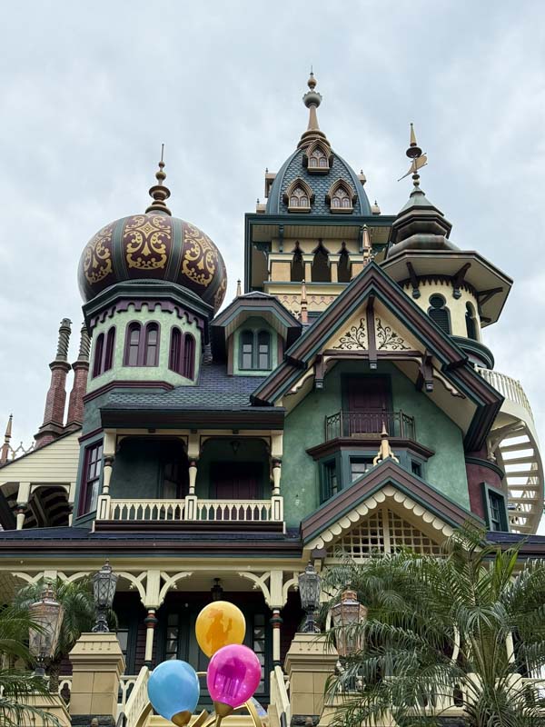 Mistic Manor