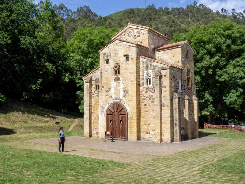 Iglesia de San Miguel de Lillo